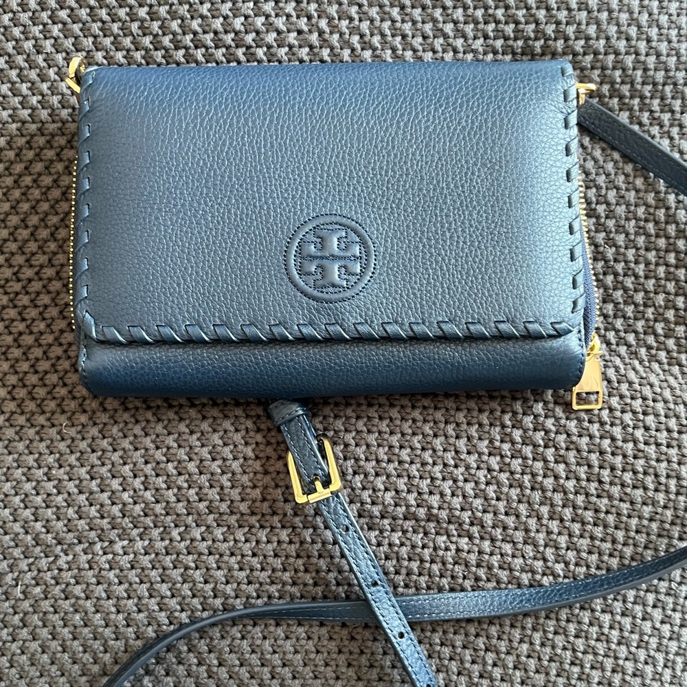 Tory Burch crossbody wallet